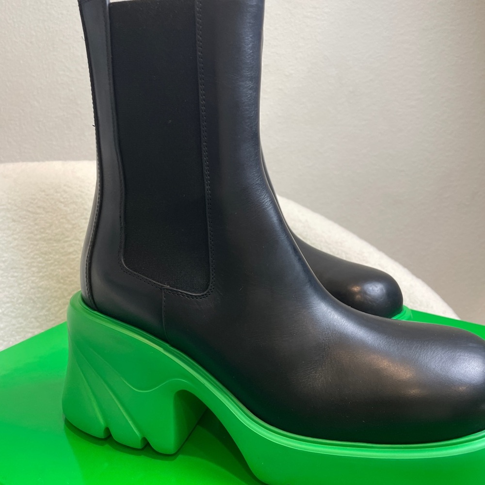 Bottega Veneta FLASH CHELSEA BOOTS - Picture 2 of 3